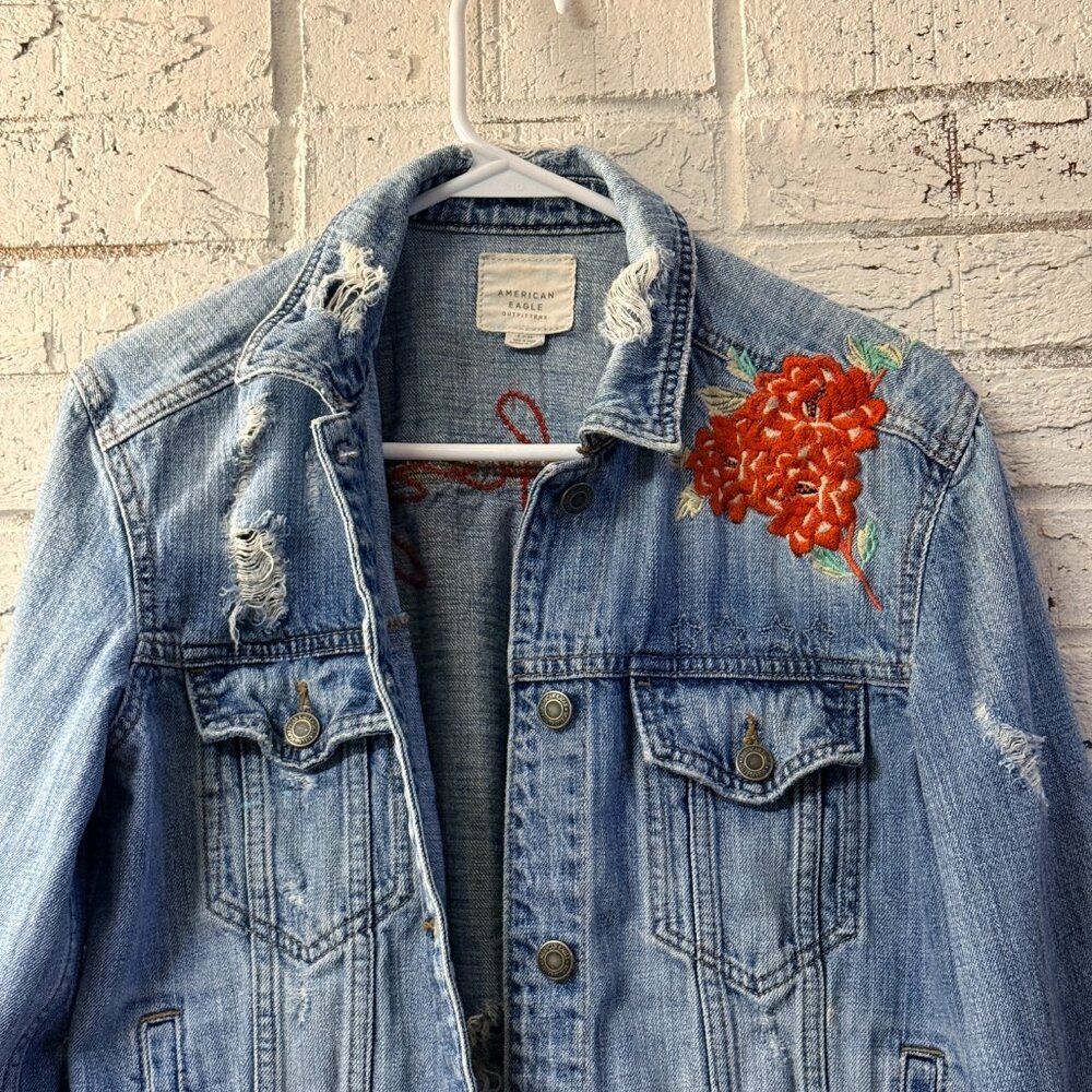 American Eagle Embroidered Denim Jacket Distressed Floral Jean Jacket - Picture 4 of 12